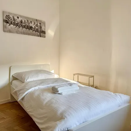 Prime Near Vienna With Free Parking Apartamento Gerasdorf bei Wien