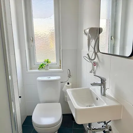 Prime Near Vienna With Free Parking *
