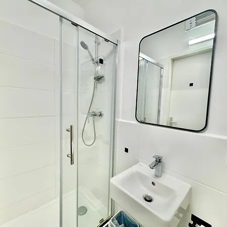 Prime Near Vienna With Free Parking